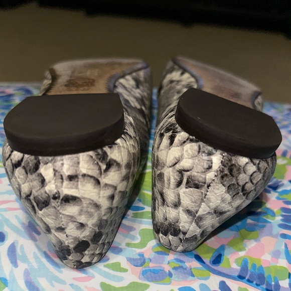 Tory Burch Chelsea Python Flats - Picture 8 of 10